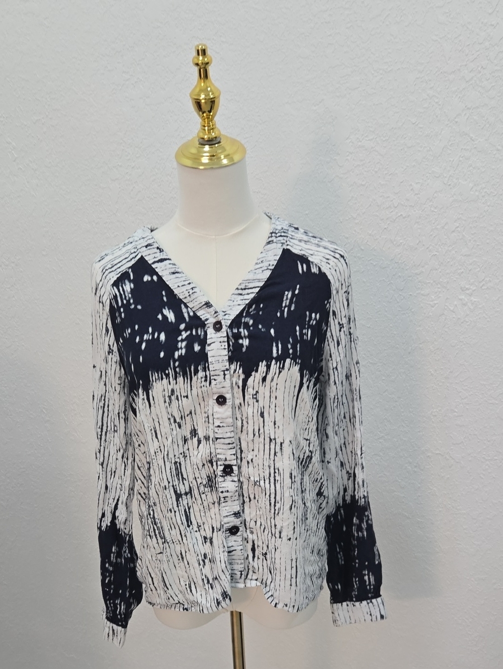 Women's Dark Navy Blue and White Button-Down Shirt - Classic V-Neck Style